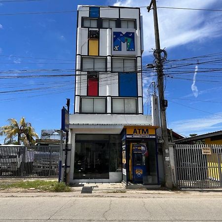 Murals Mactan Hostel Lapu-Lapu City Exterior photo